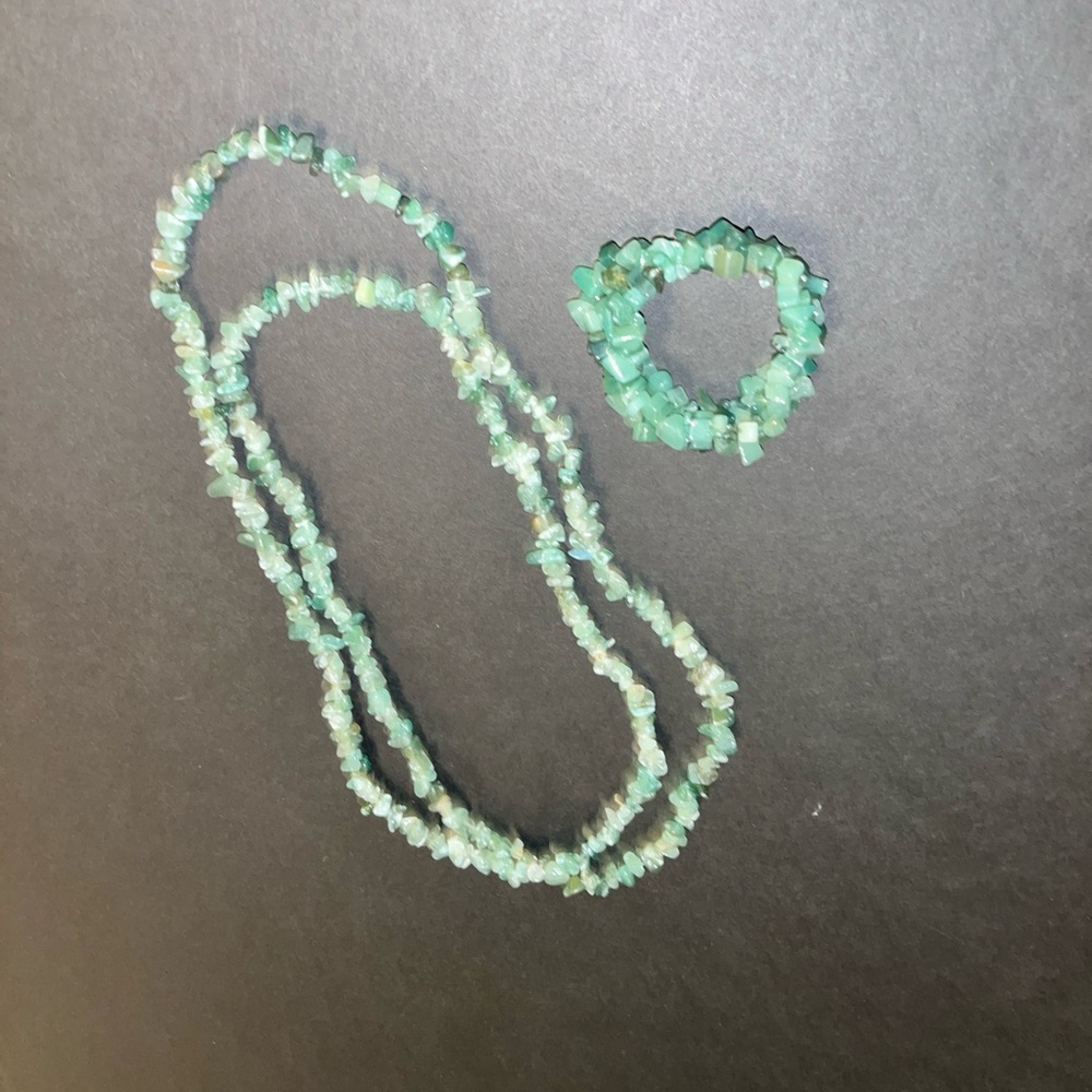 Shell necklace and bracelet
